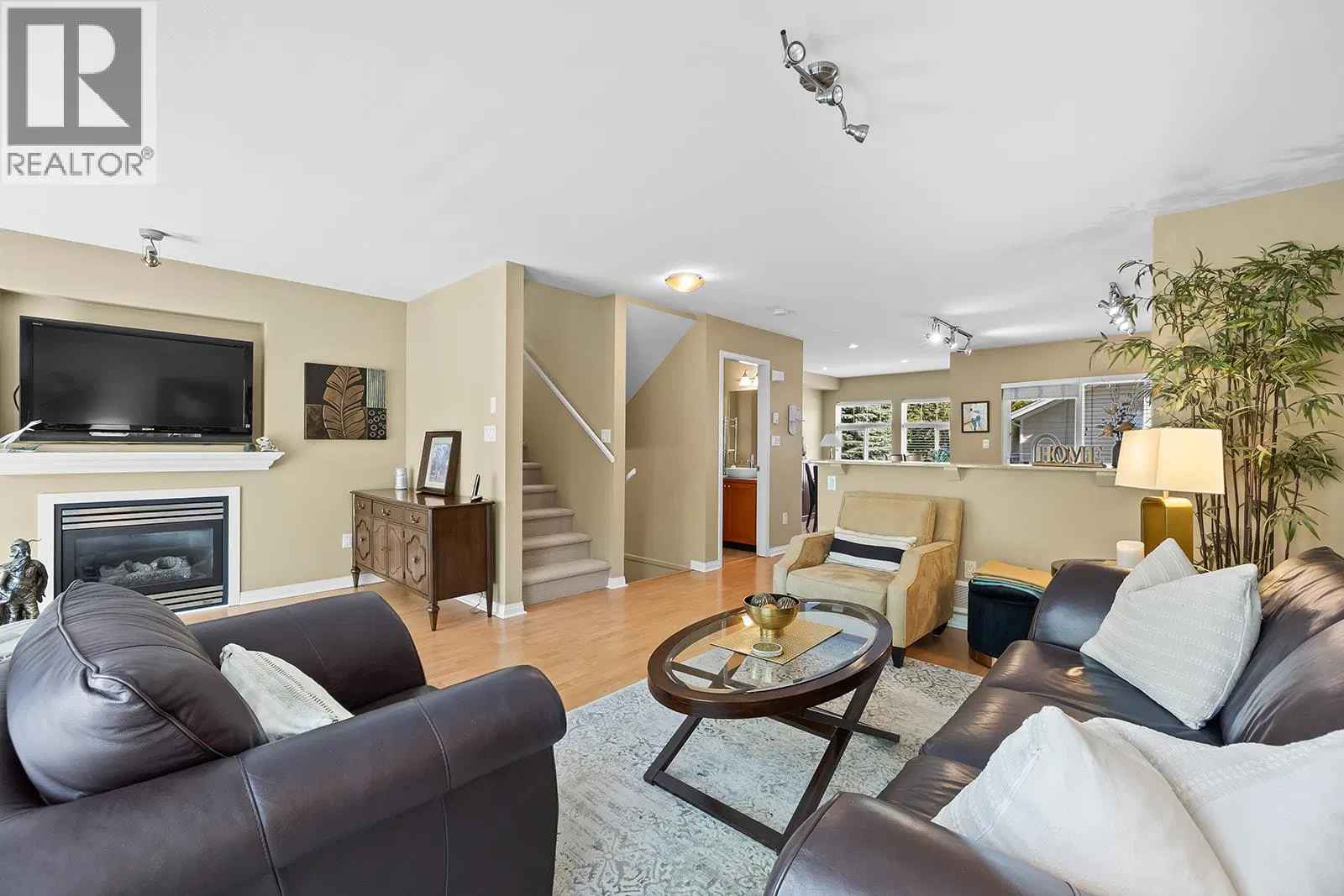 Photo 5 of 43 at #12 – 1853 Parkview Crescent