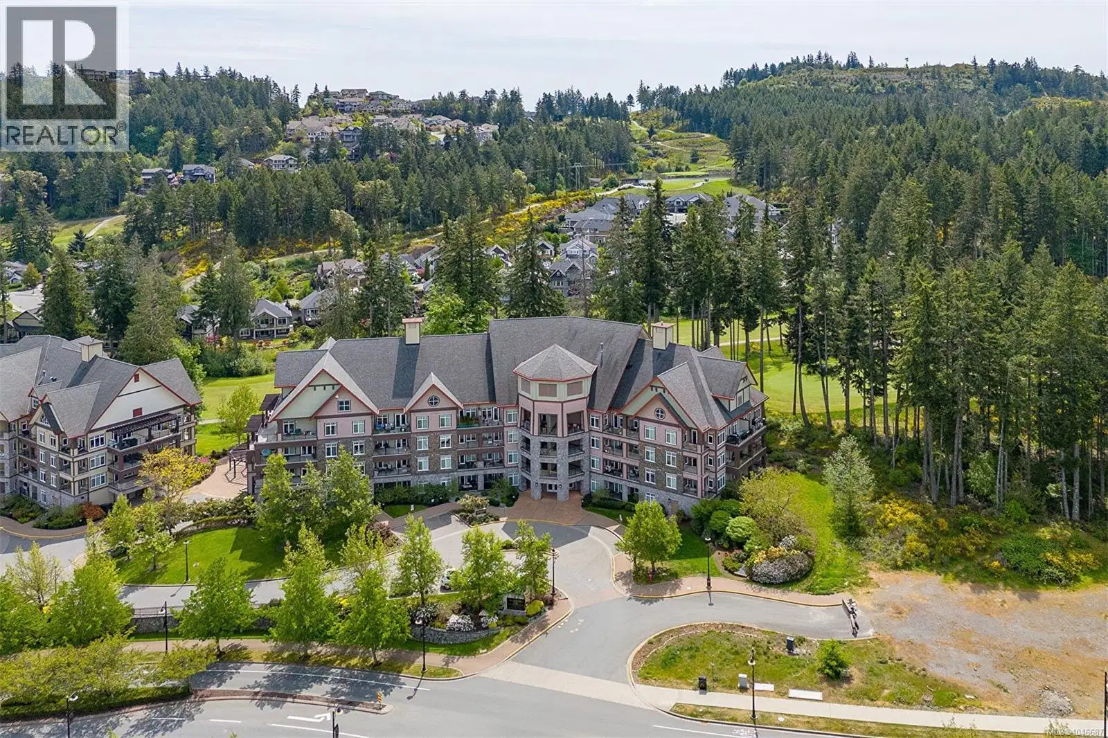 #210/212 – 1395 Bear Mountain Parkway