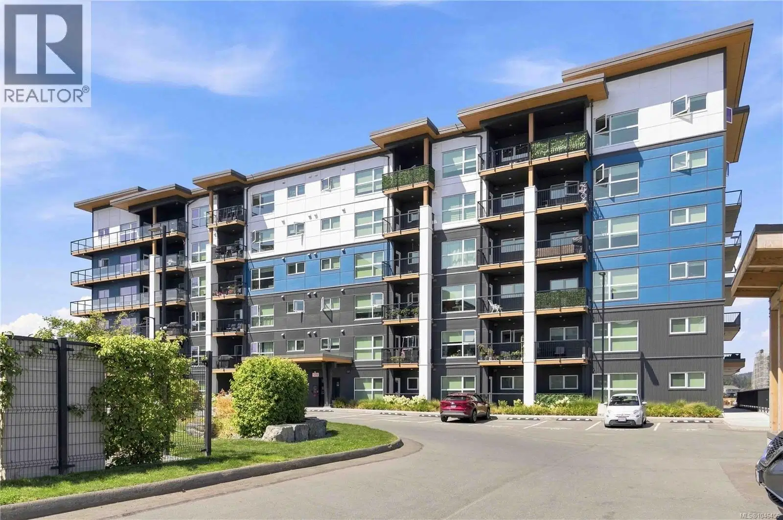 #206 – 2461 Gateway Road