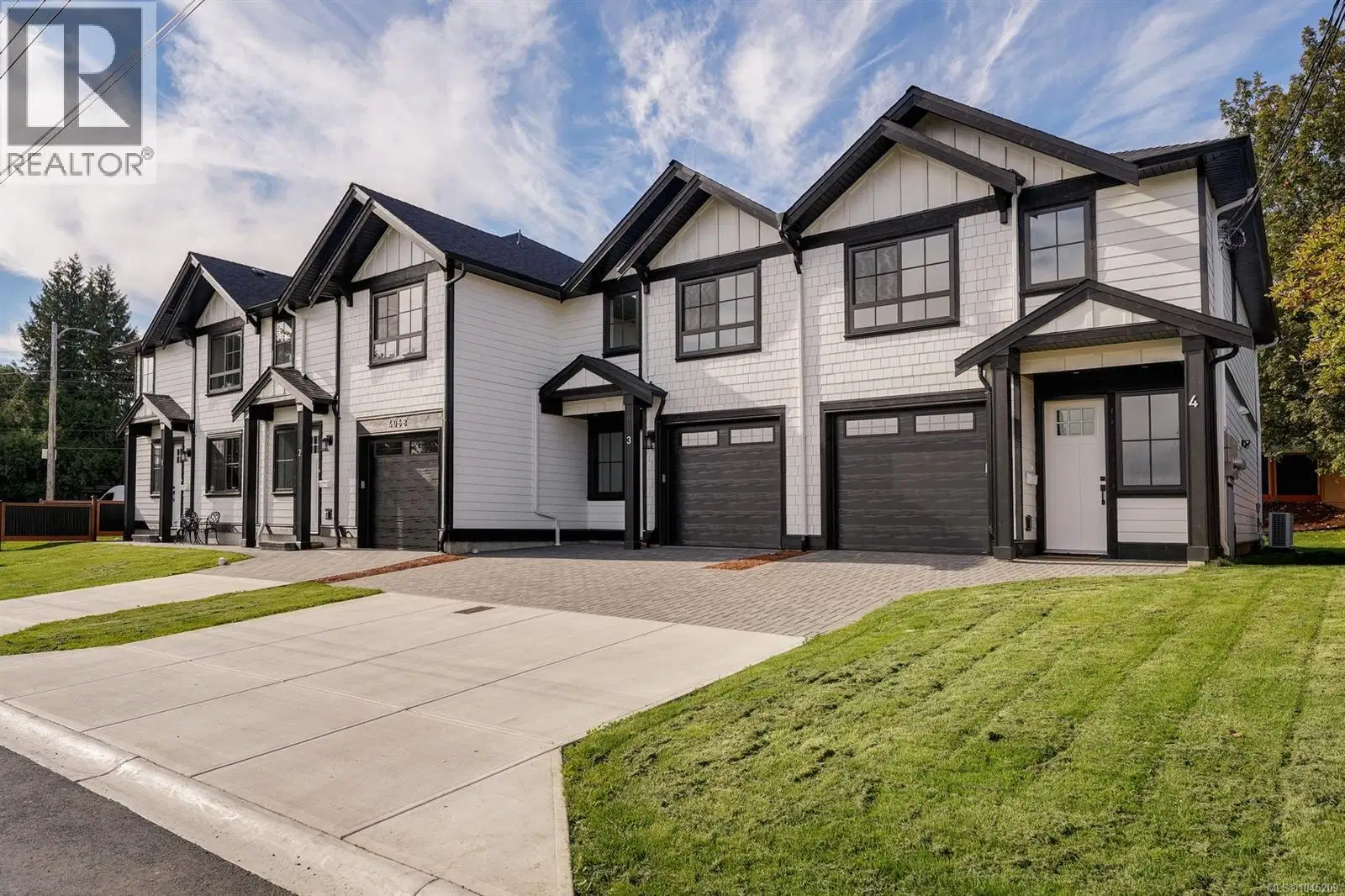 #2 – 4068 Tuxedo Drive