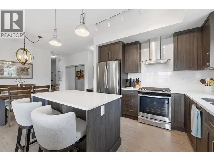 PH21 – 4380 Lakeshore Road
