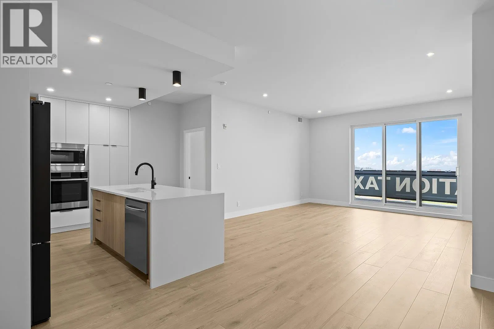 Photo 5 of 93 at #301 – 75 Predator Ridge Drive