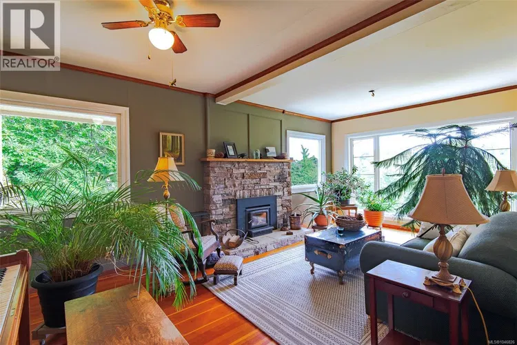Photo 5 of 42 at 5330 Falls Street