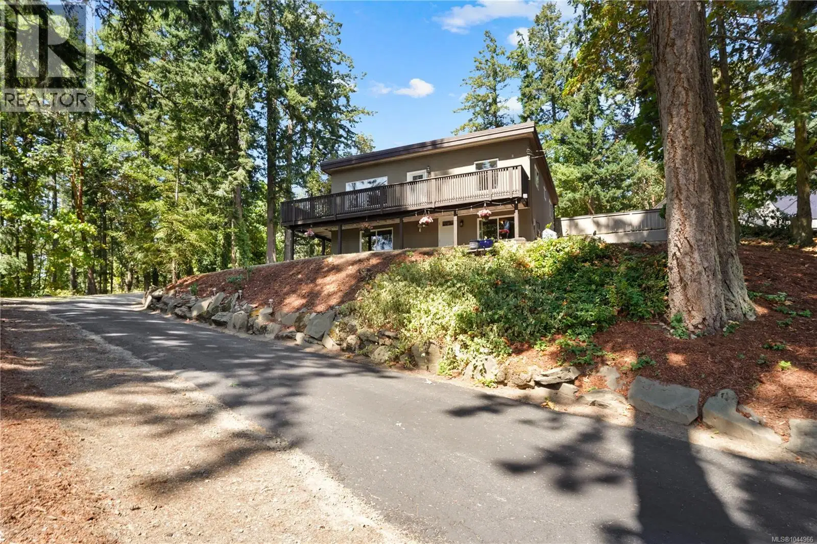 1084 Tatlow Road