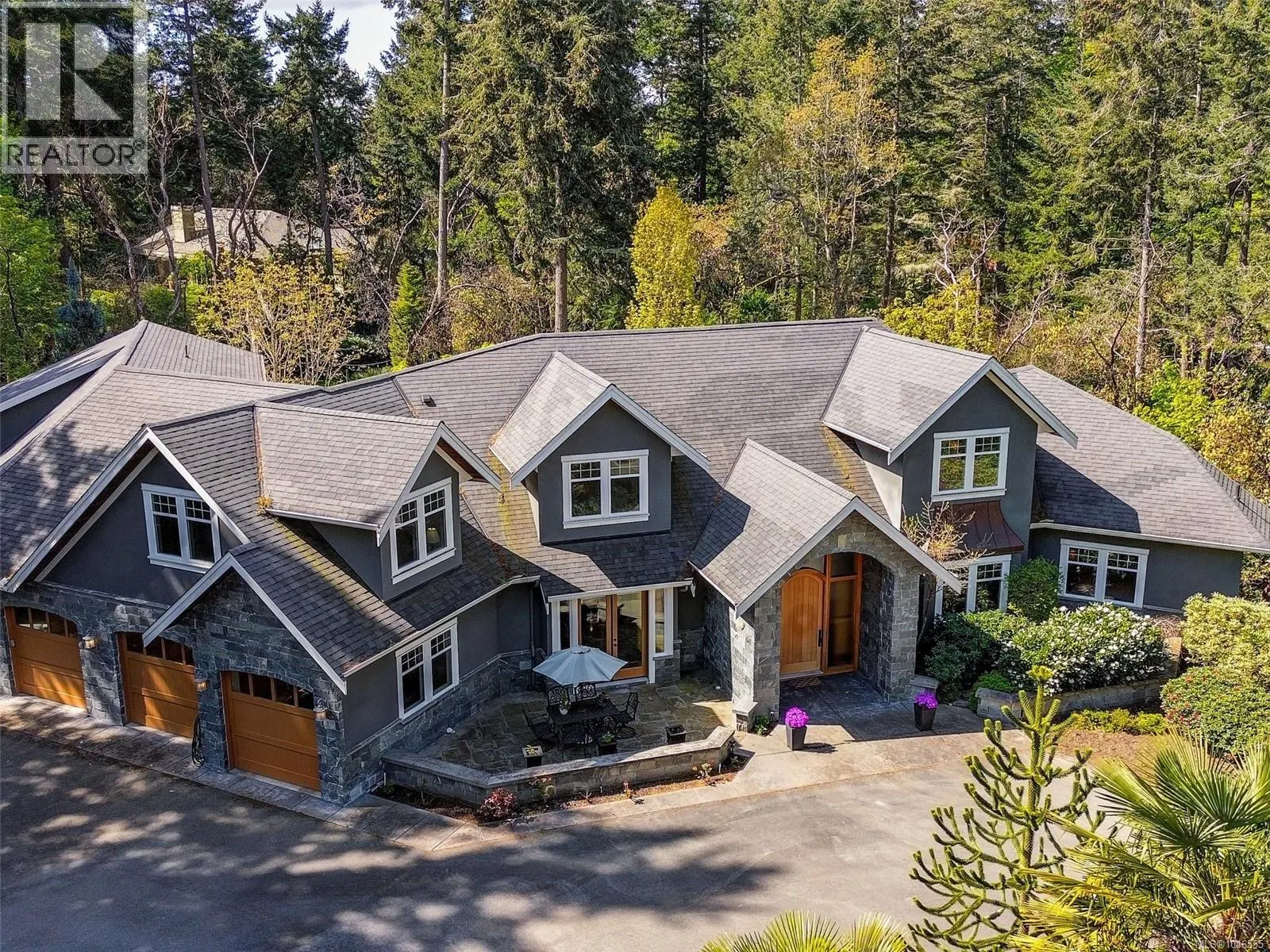 2615 Queenswood Drive