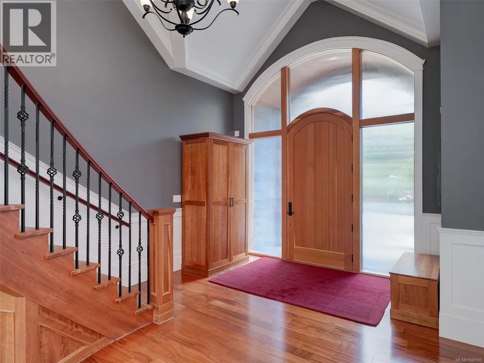 Photo 5 of 38 at 2615 Queenswood Drive