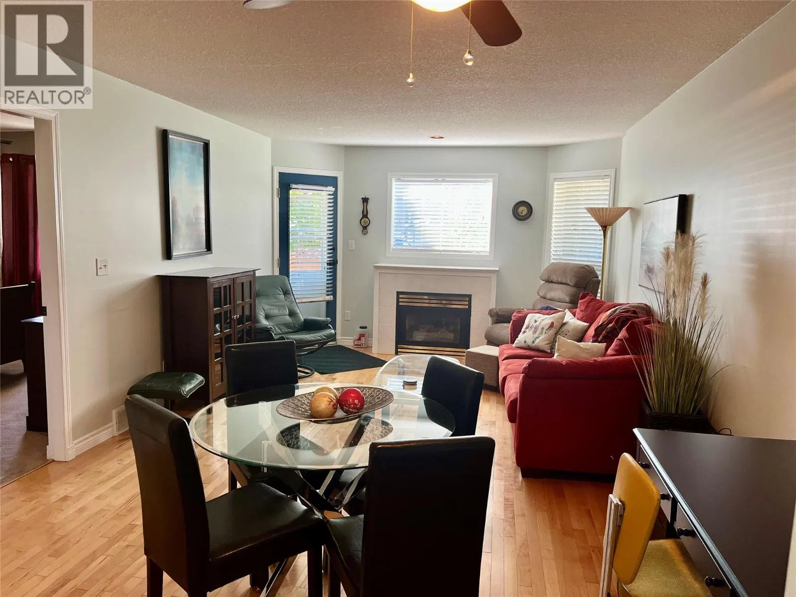 Photo 4 of 14 at #2 – 1902 46 Avenue