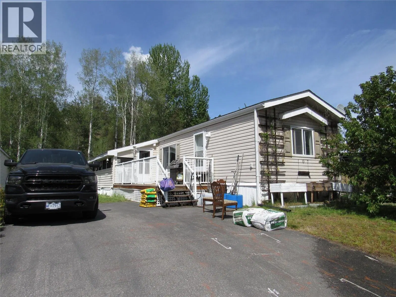 #107 – 500 16th Avenue