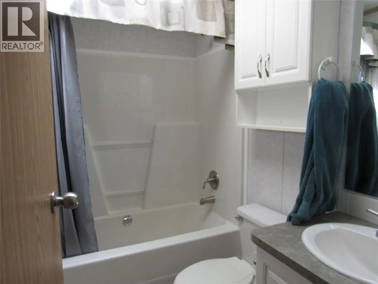 Photo 4 of 28 at #107 – 500 16th Avenue