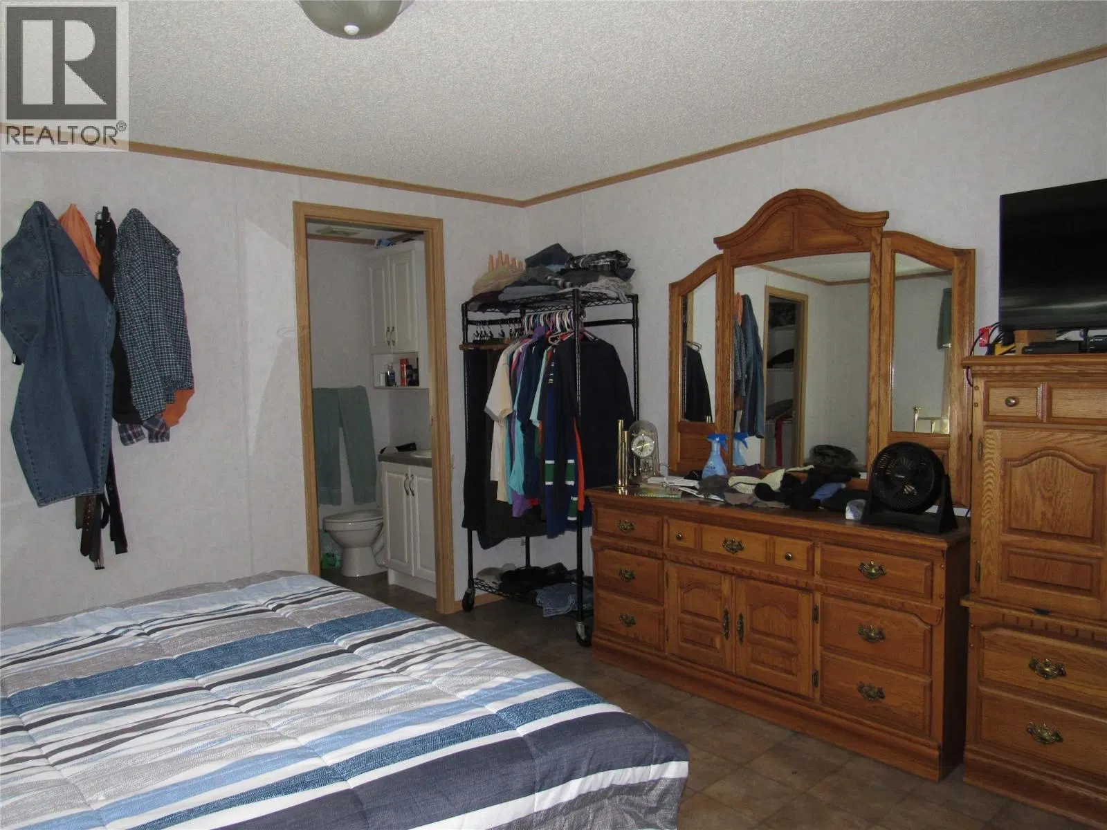 Photo 5 of 28 at #107 – 500 16th Avenue
