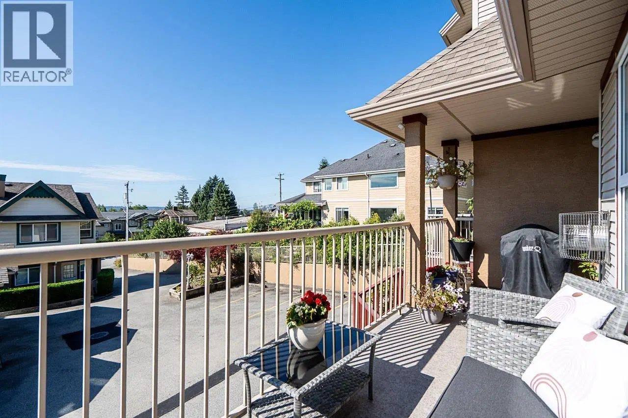 Photo 4 of 29 at #2 – 1130 HACHEY Avenue