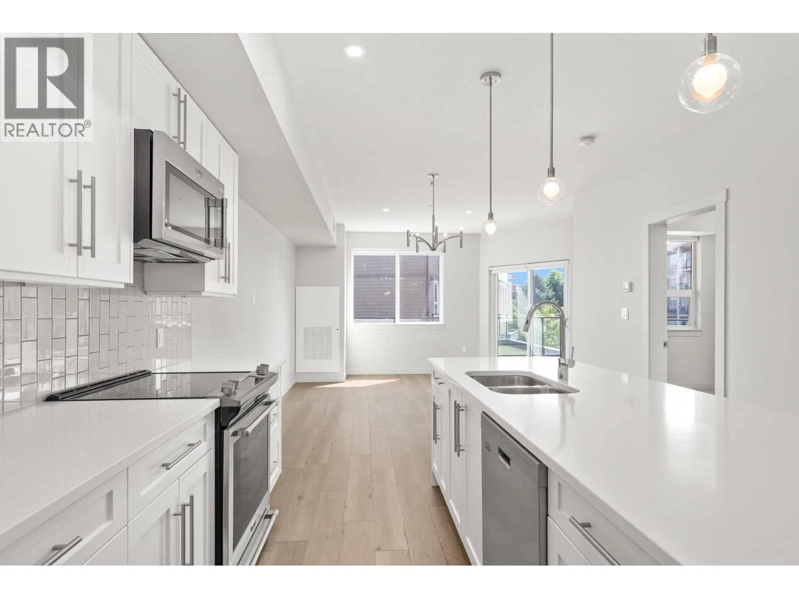 Photo 4 of 33 at #201 – 3630 Mission Springs Drive