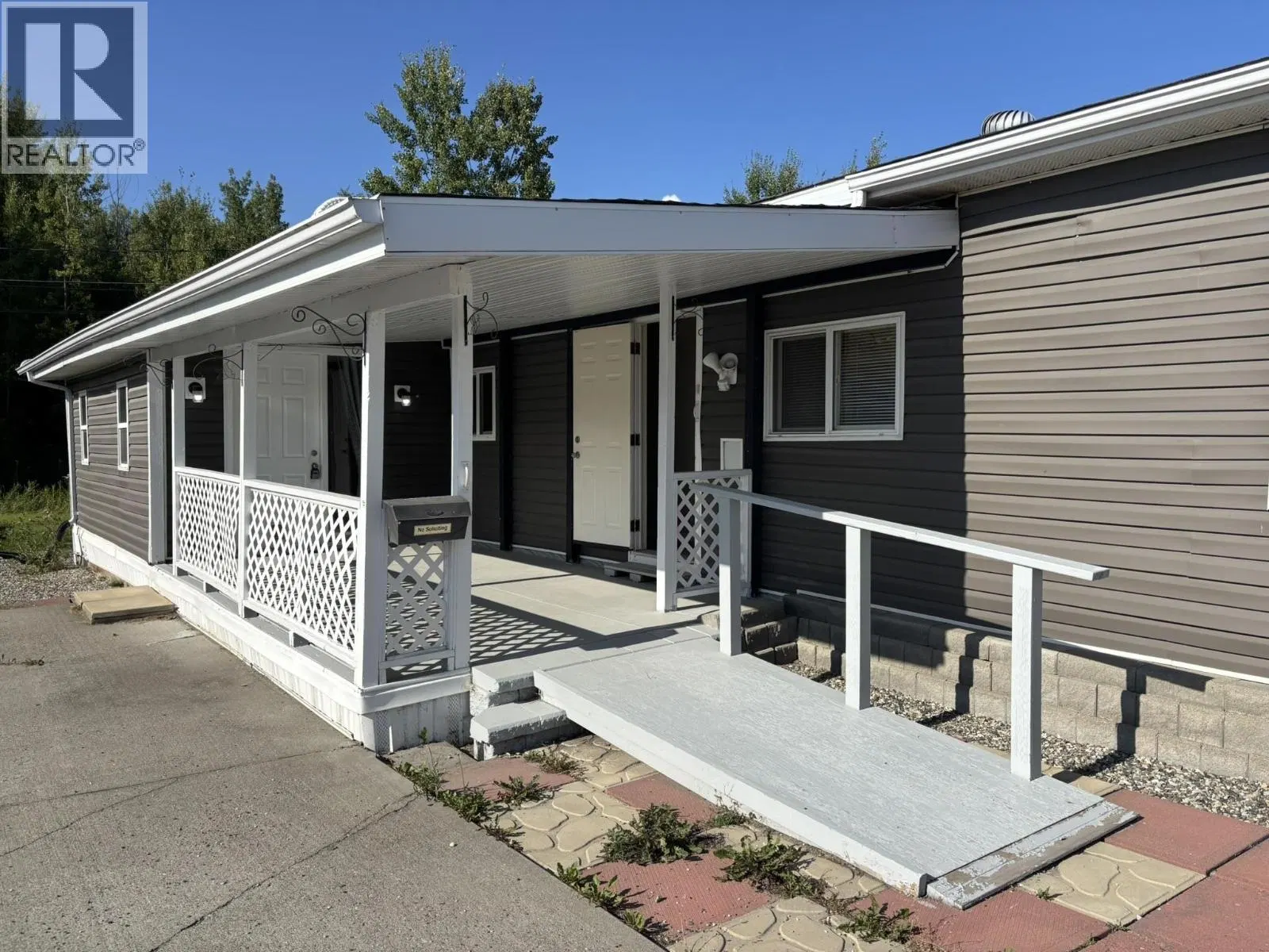 Photo 1 of 28 at #17 – 562 ELM Street