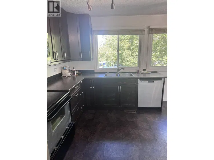 Photo 4 of 15 at 8139 99 Avenue