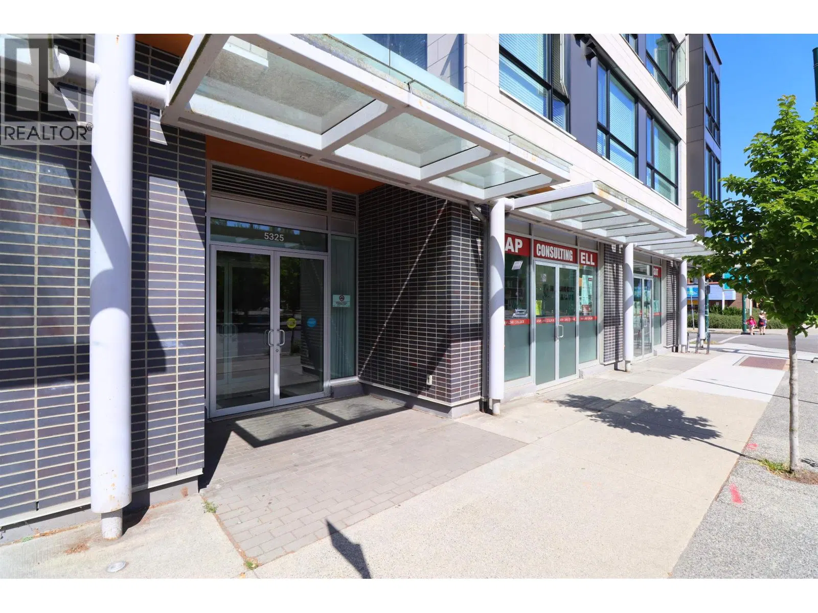 Photo 3 of 38 at #202 – 5325 WEST Boulevard
