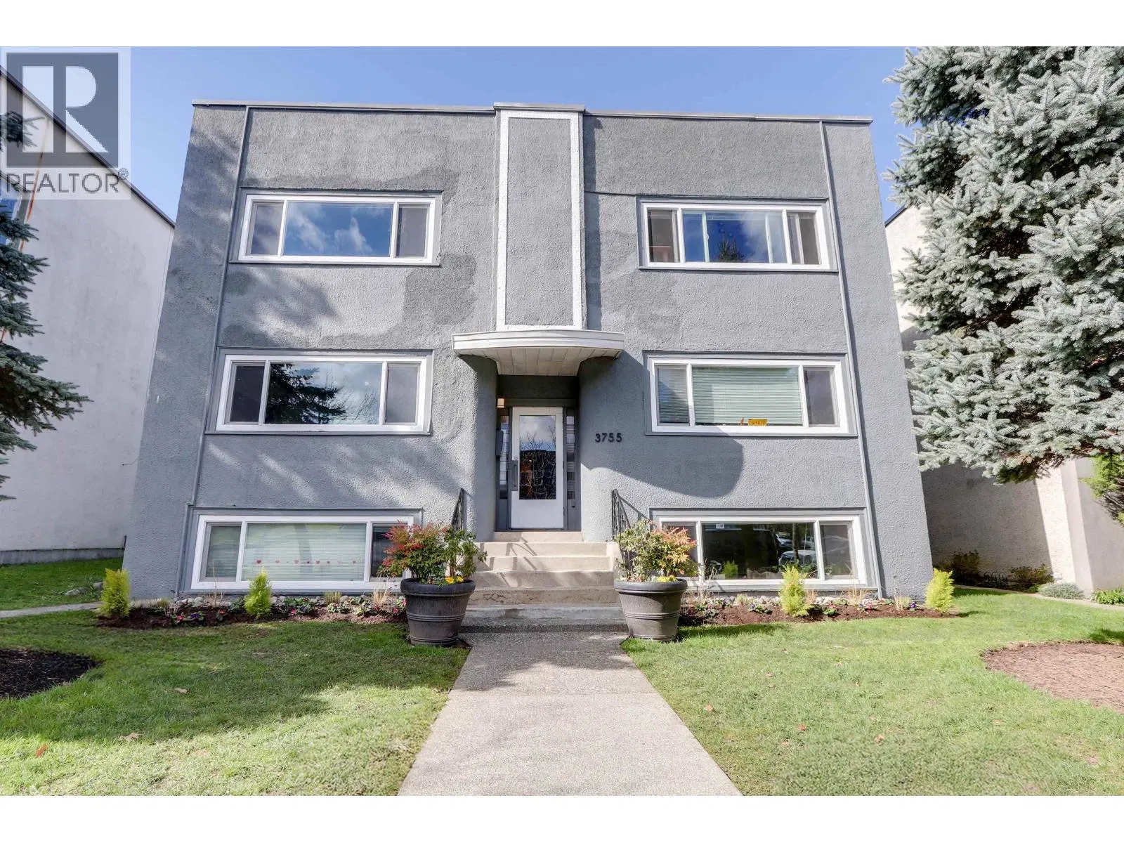 Photo 1 of 19 at 3755 CAMBIE Street