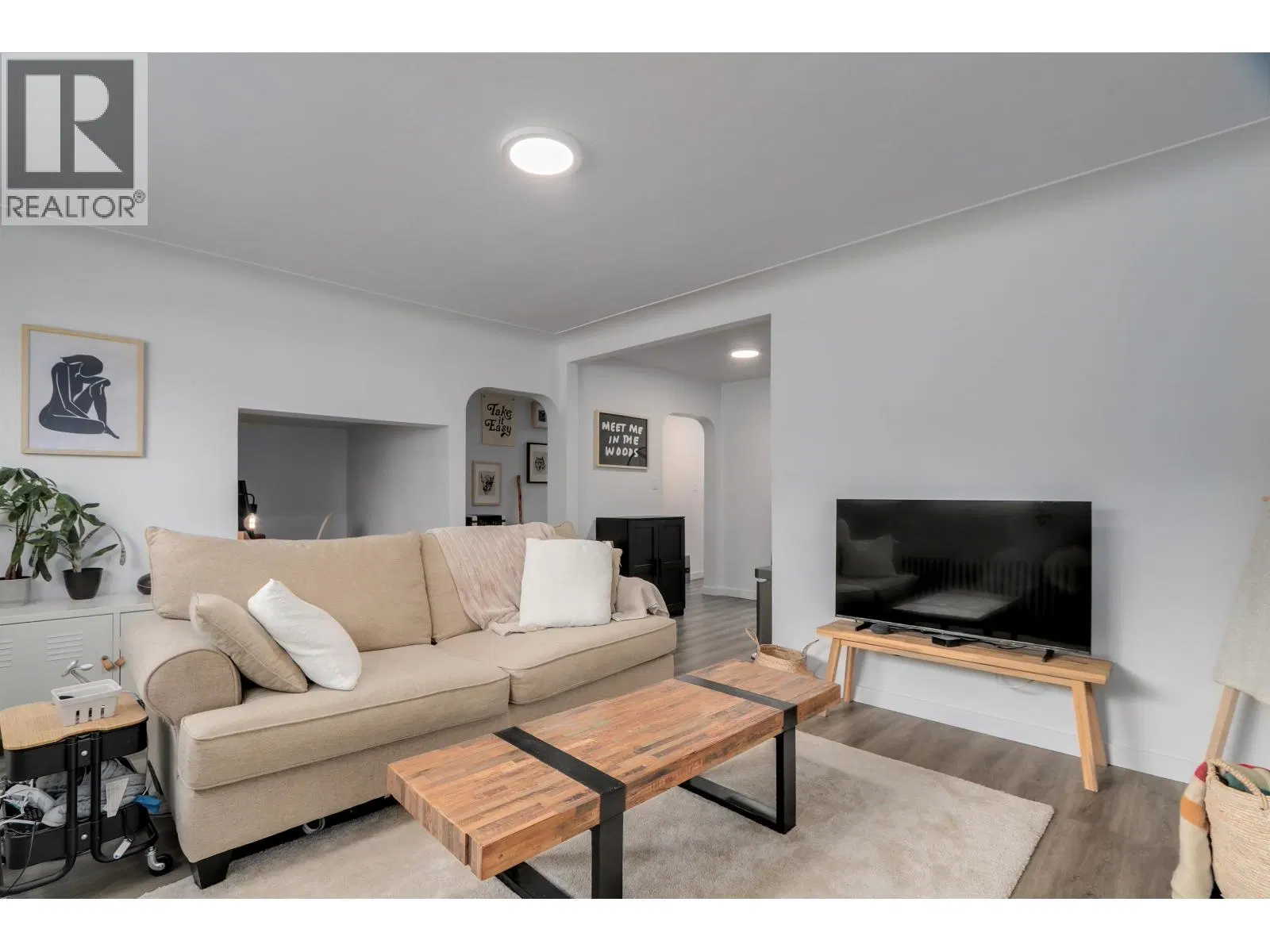 Photo 5 of 19 at 3755 CAMBIE Street