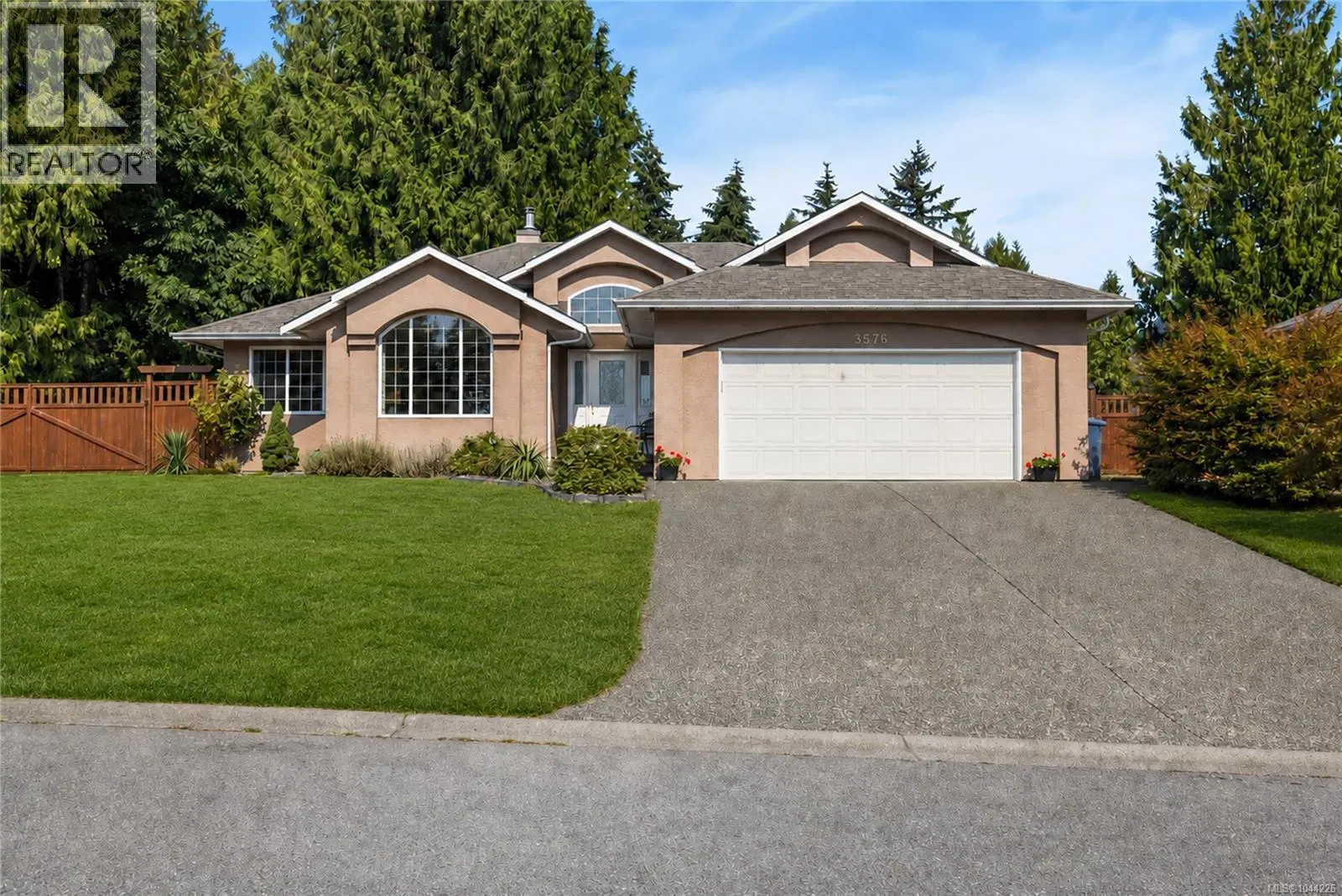 Photo 1 of 34 at 3576 Hidden Oaks Crescent
