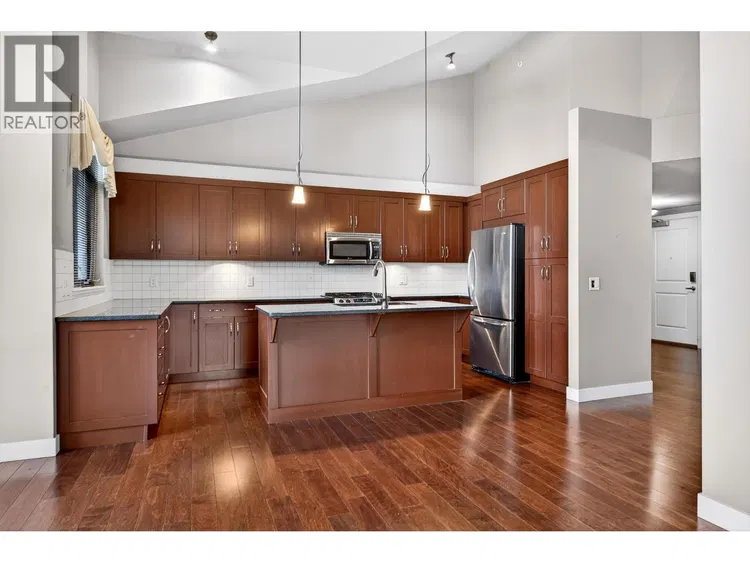Photo 3 of 28 at #203 – 600 Sarsons Road