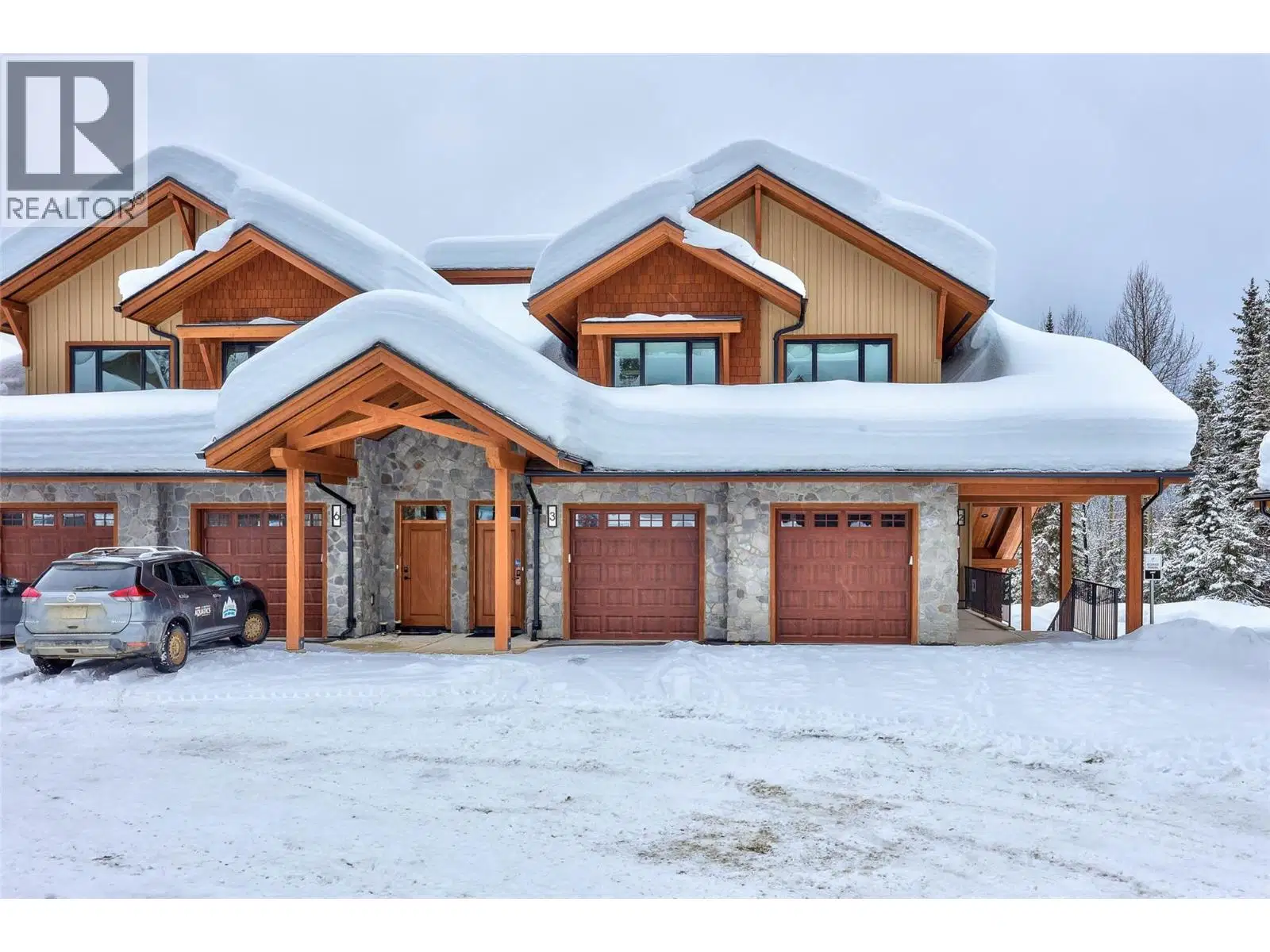 #23 – 7005 MCGILLIVRAY LAKE Drive