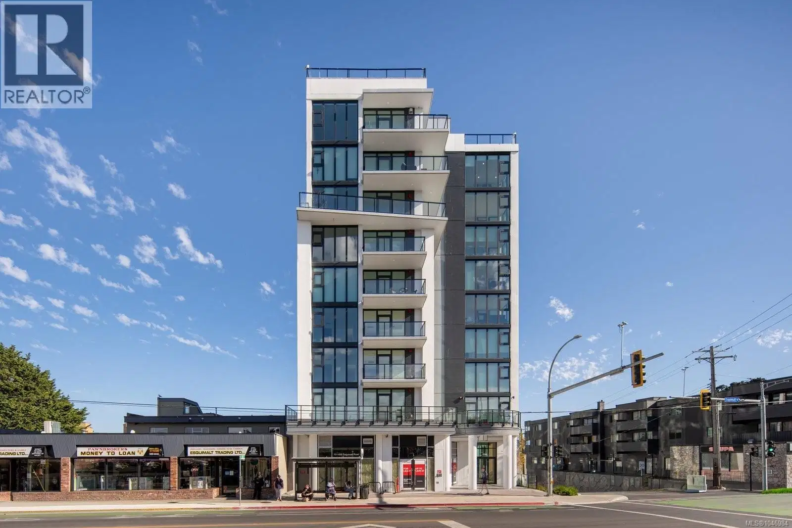 #905 – 899 Esquimalt Road