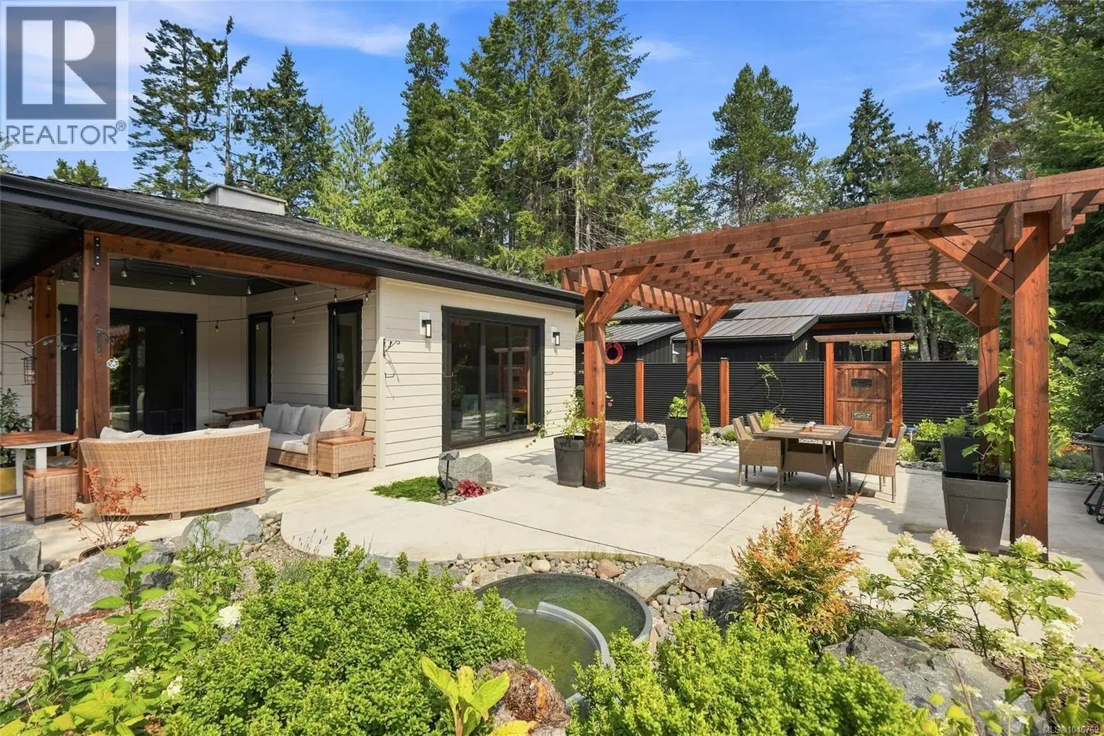 935 Meadowlark Place