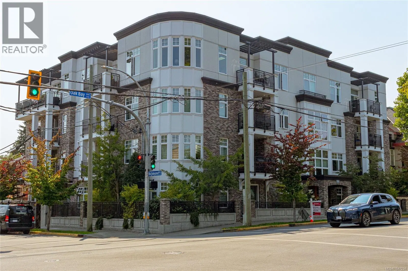 Photo 1 of 34 at #105 – 1765 Oak Bay Avenue