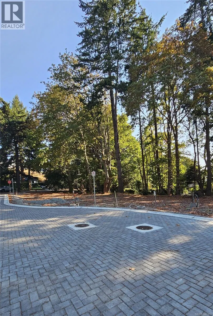 Photo 5 of 16 at 2701 Sea Glass Place