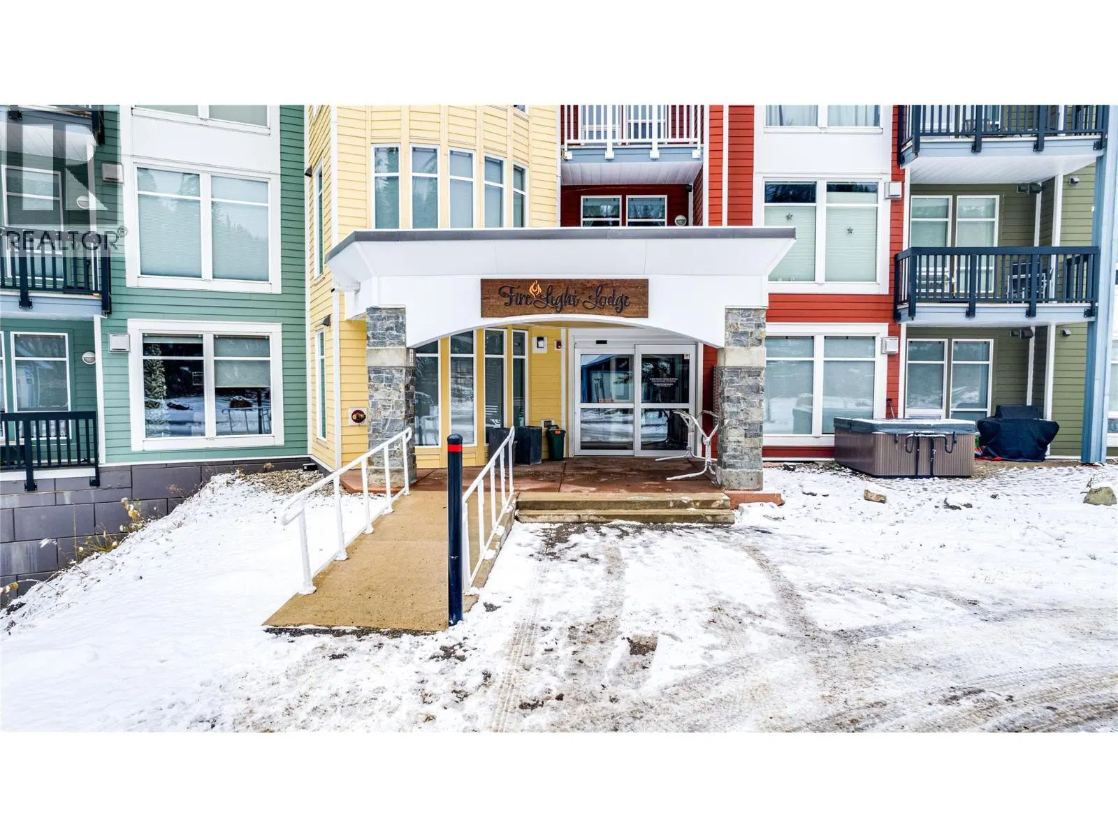Photo 1 of 33 at #203 – 30 Monashee Road