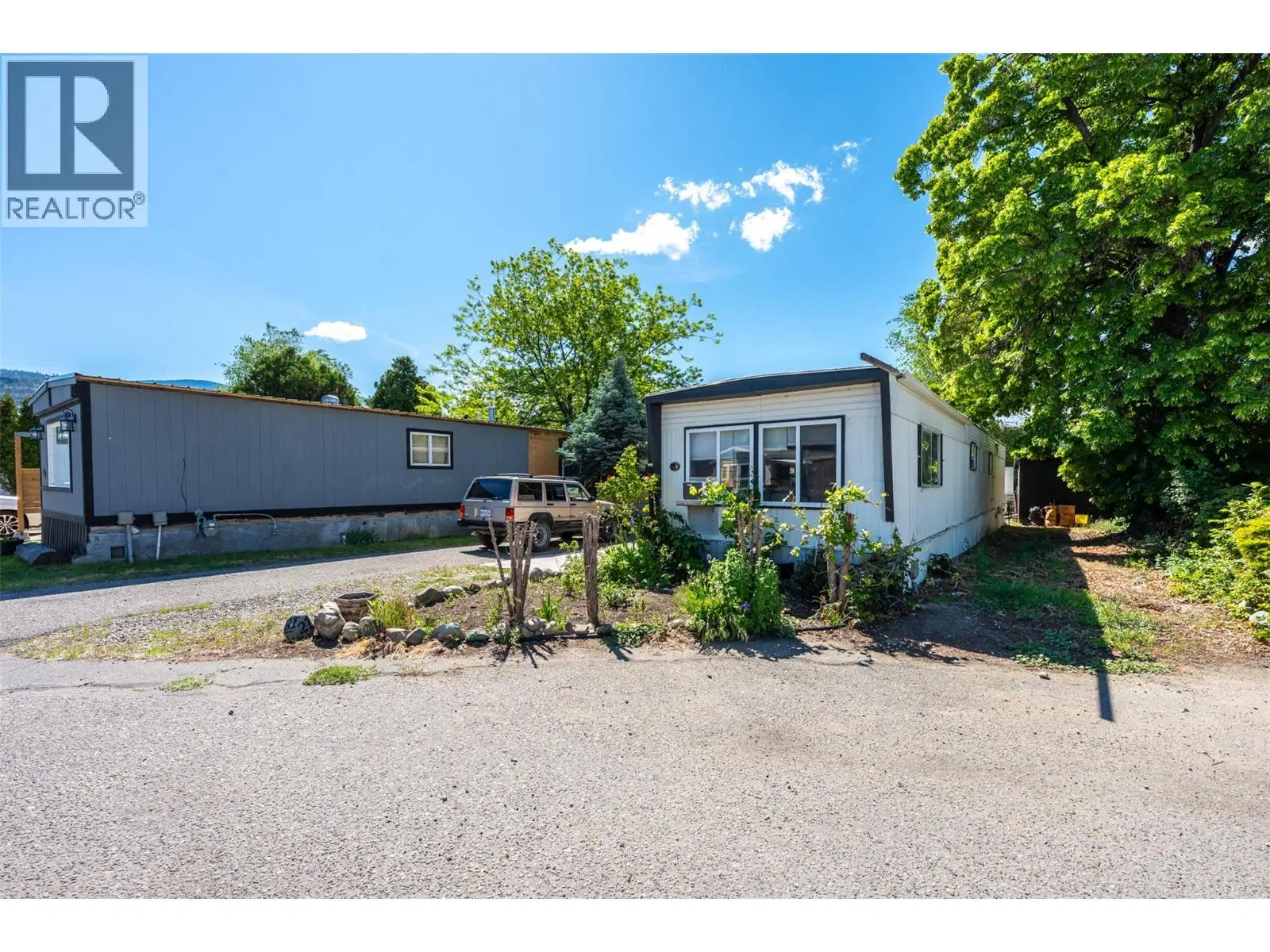 #21 – 3999 Skaha Lake Road