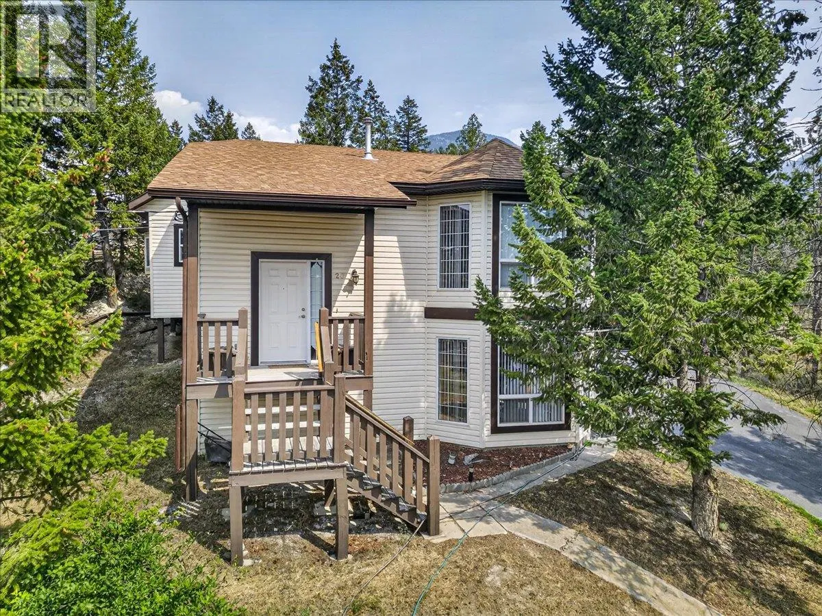 Photo 1 of 49 at 20B Wolf Crescent