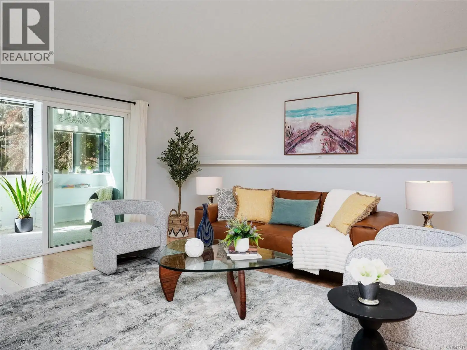 #203 – 1120 Fairfield Road