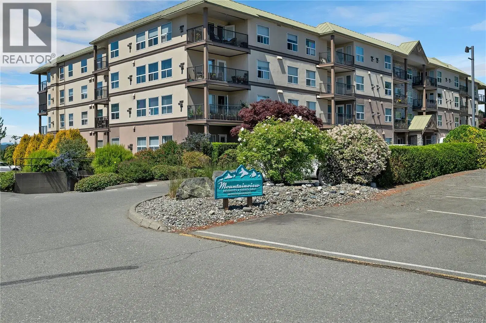#209 – 280 Dogwood Street