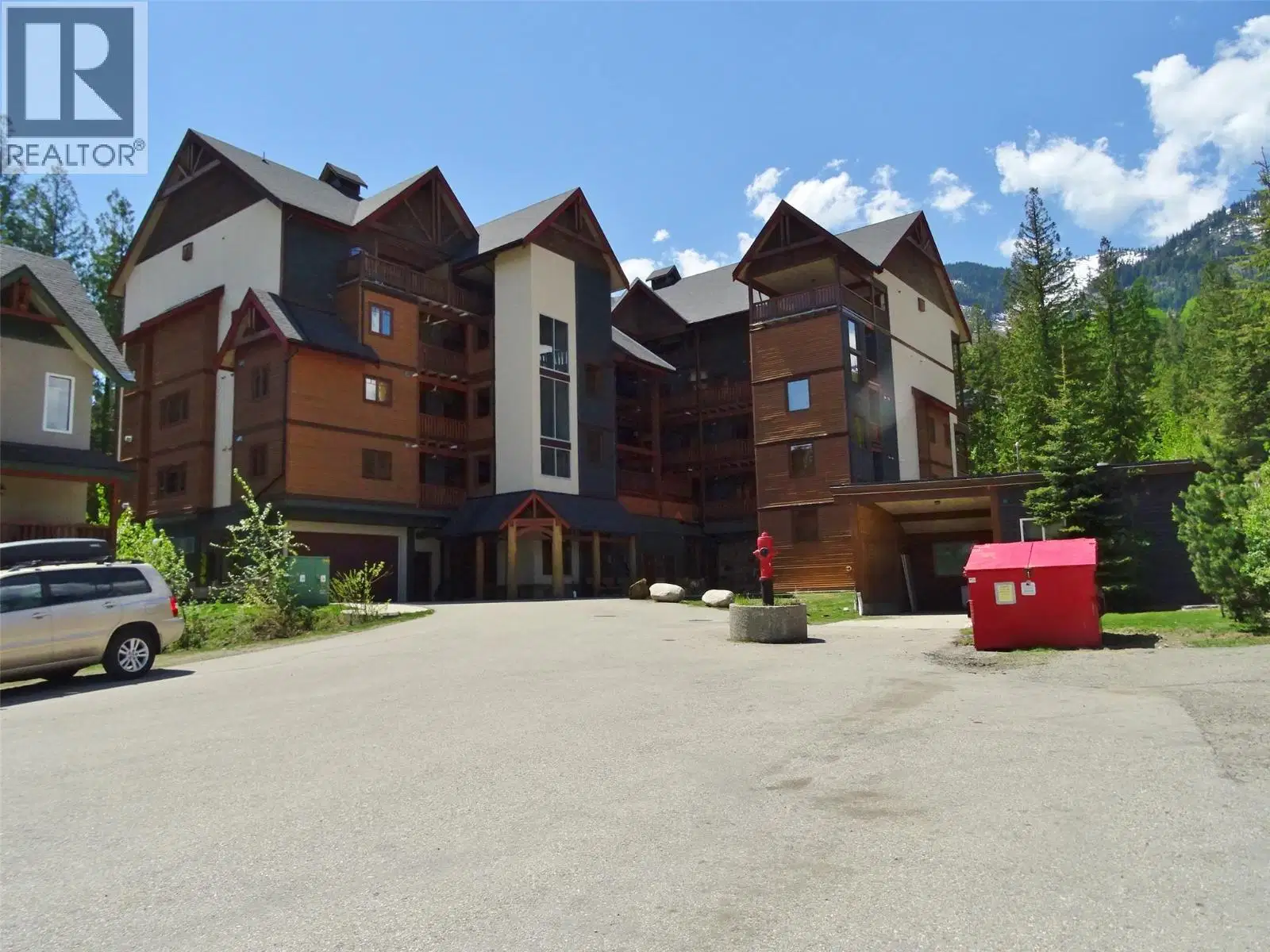 #3E – 1005 Mountain View Road