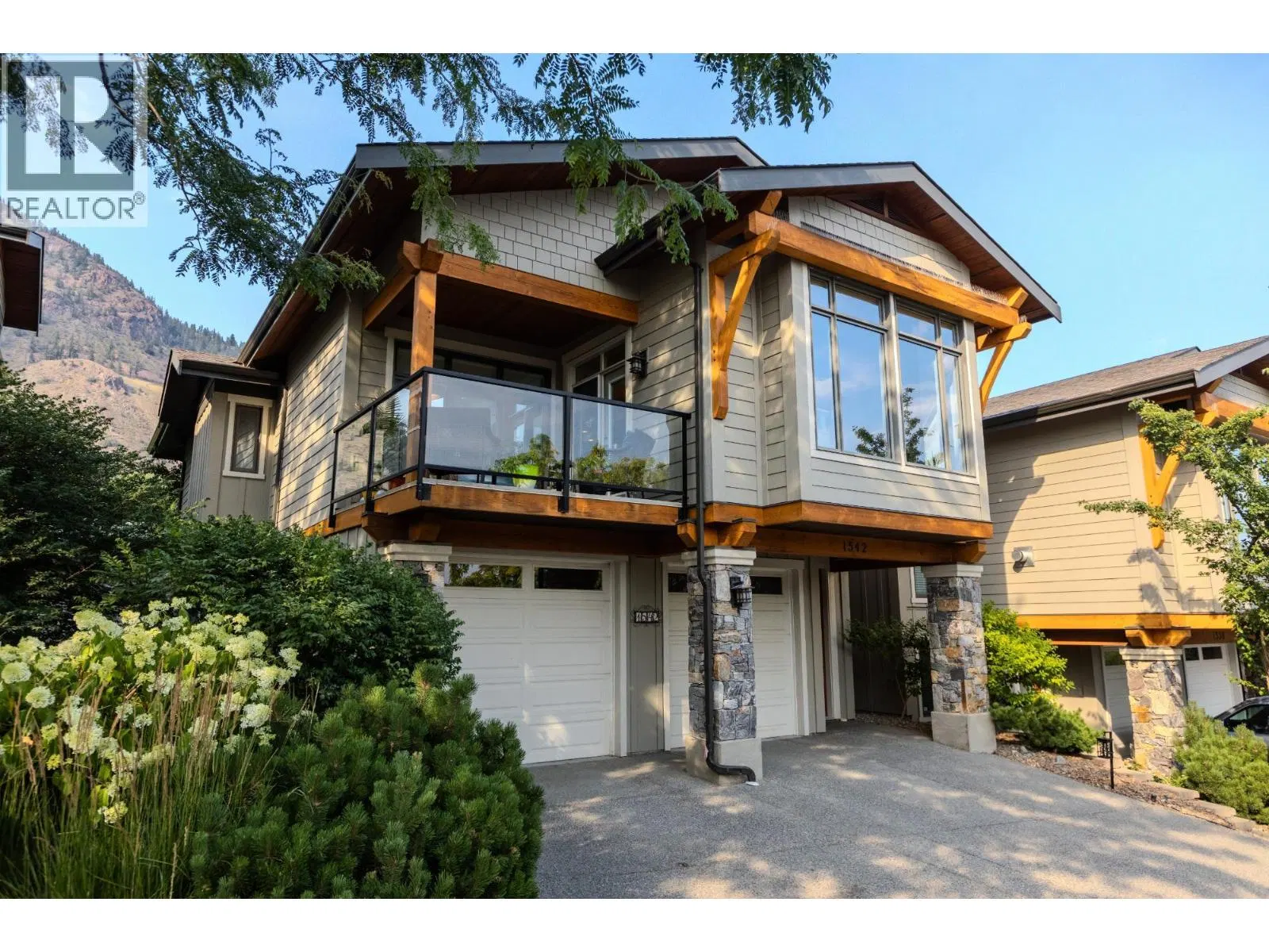 Photo 1 of 37 at 1542 GOLF RIDGE Drive