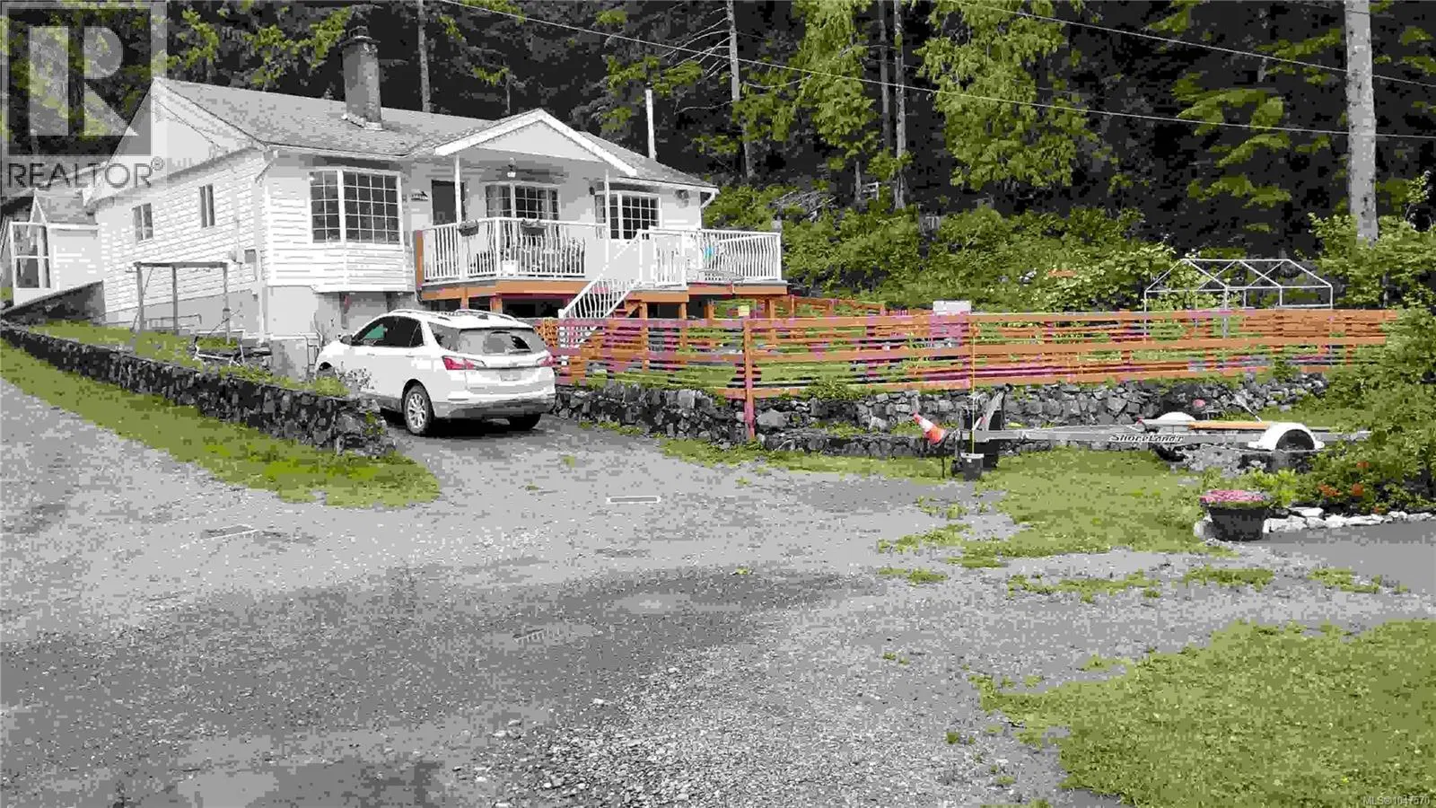 Photo 1 of 20 at 922 Resolution Road