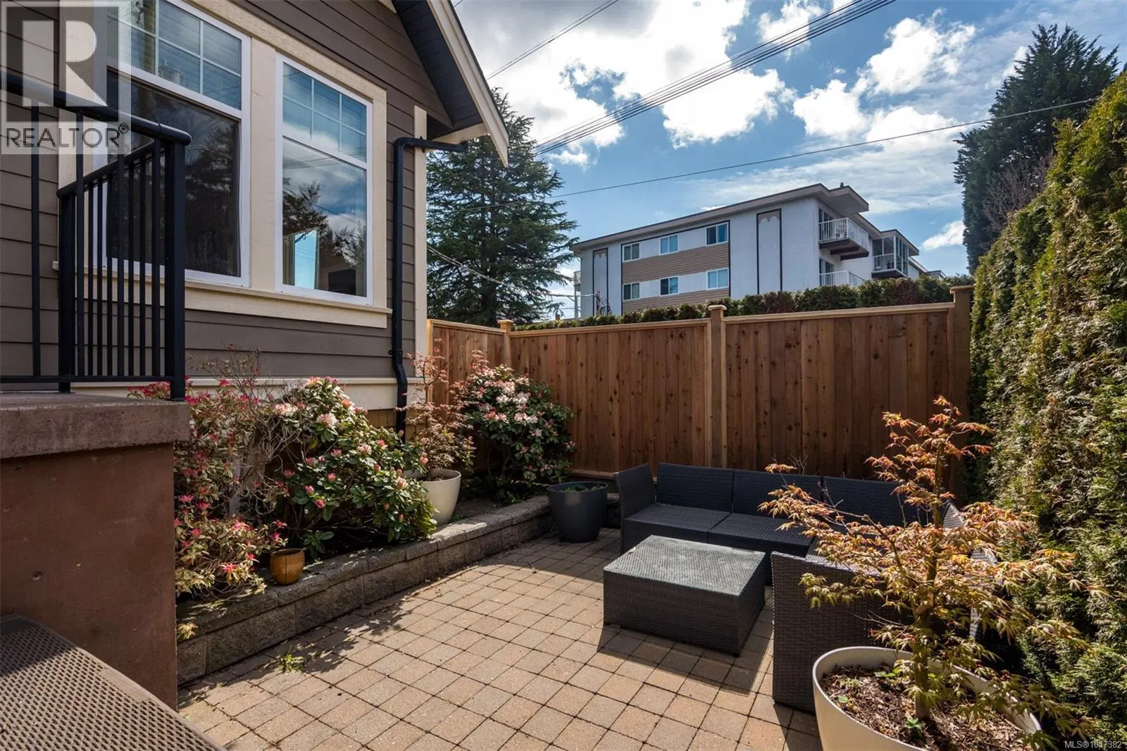 Photo 1 of 36 at 590 Simcoe Street