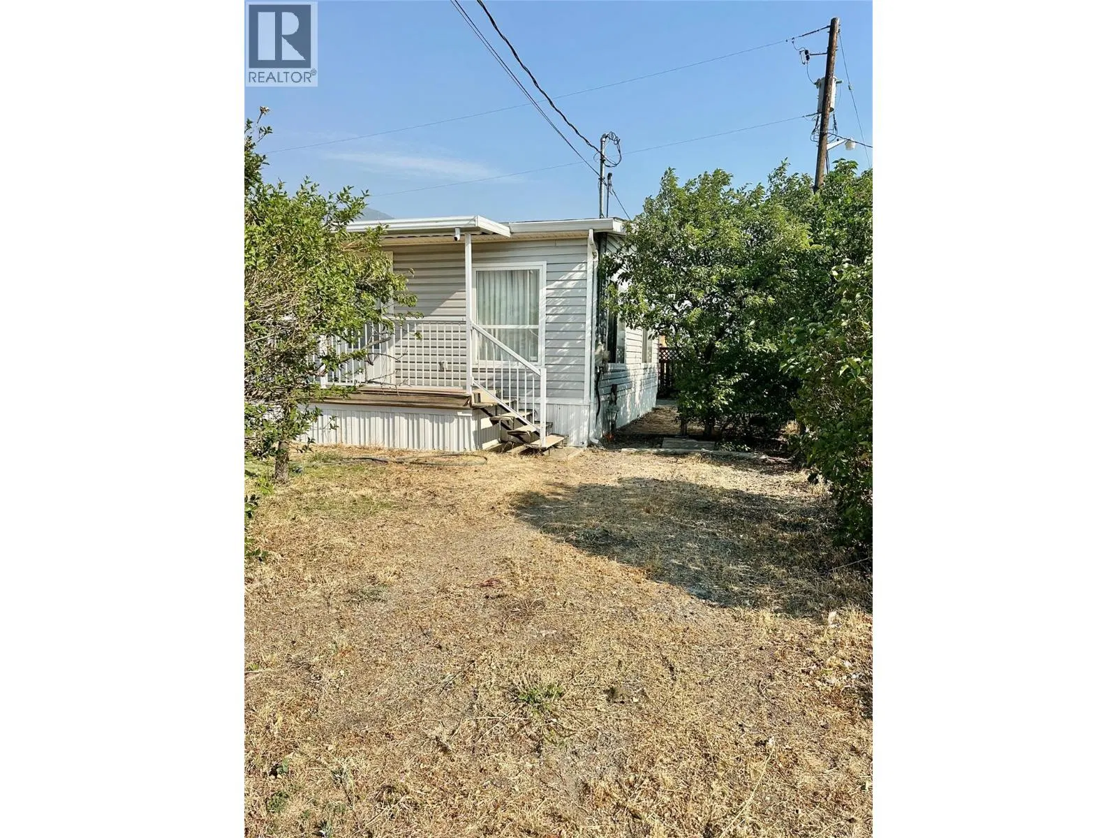 Photo 3 of 40 at 908 BLAKEBOROUGH Avenue