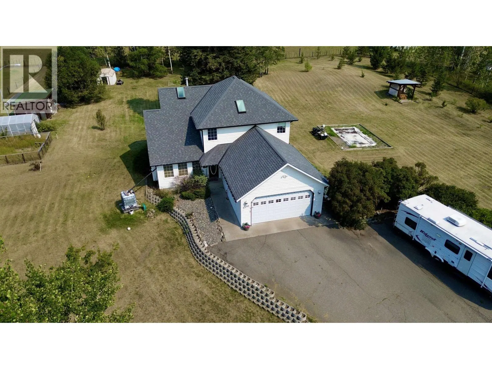 5581 LAKESIDE Court