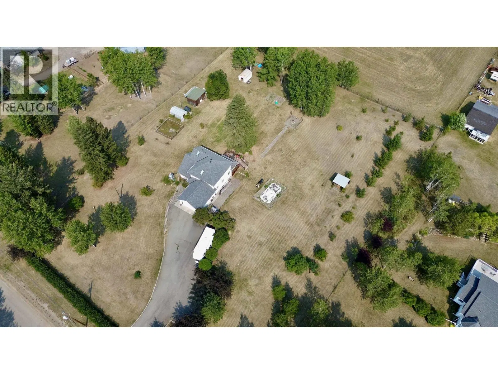 Photo 5 of 40 at 5581 LAKESIDE Court