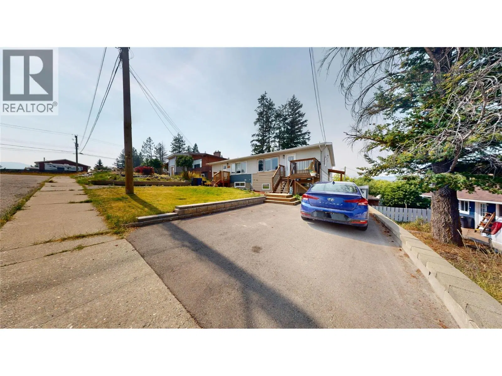 Photo 2 of 17 at 227 19th Avenue