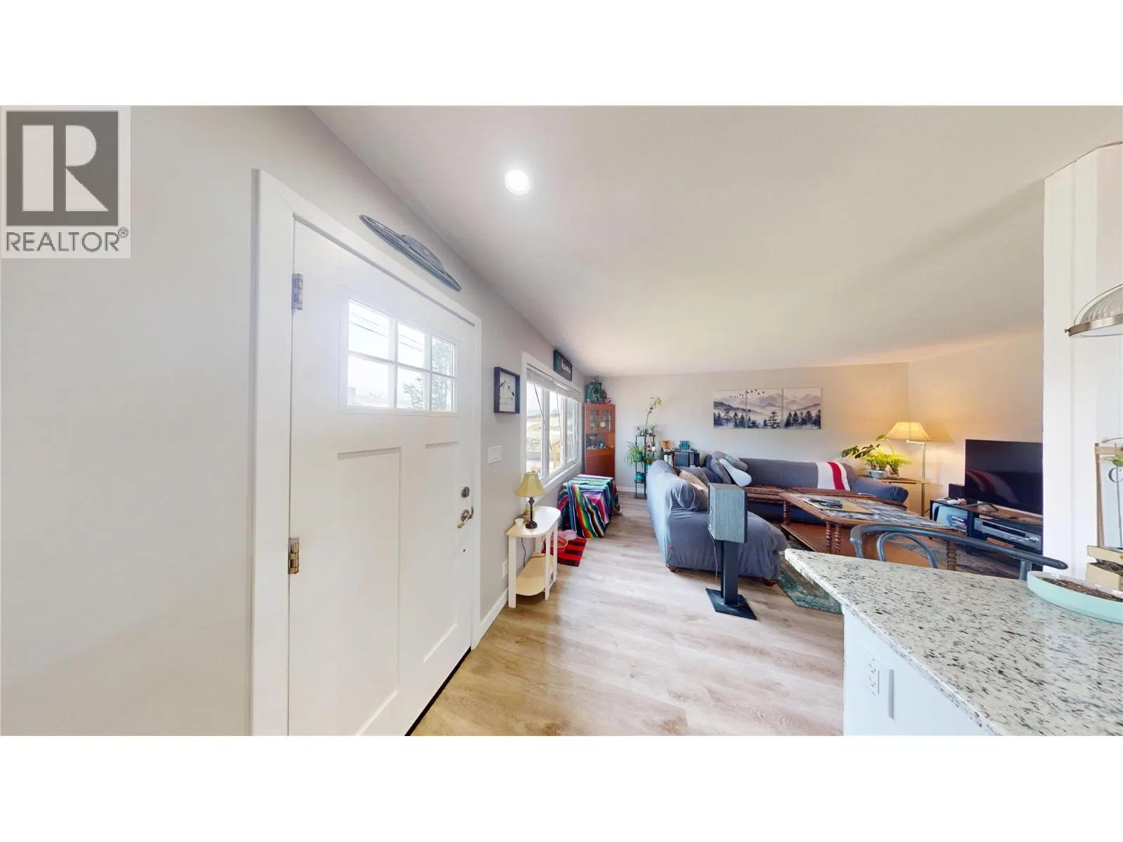 Photo 3 of 17 at 227 19th Avenue