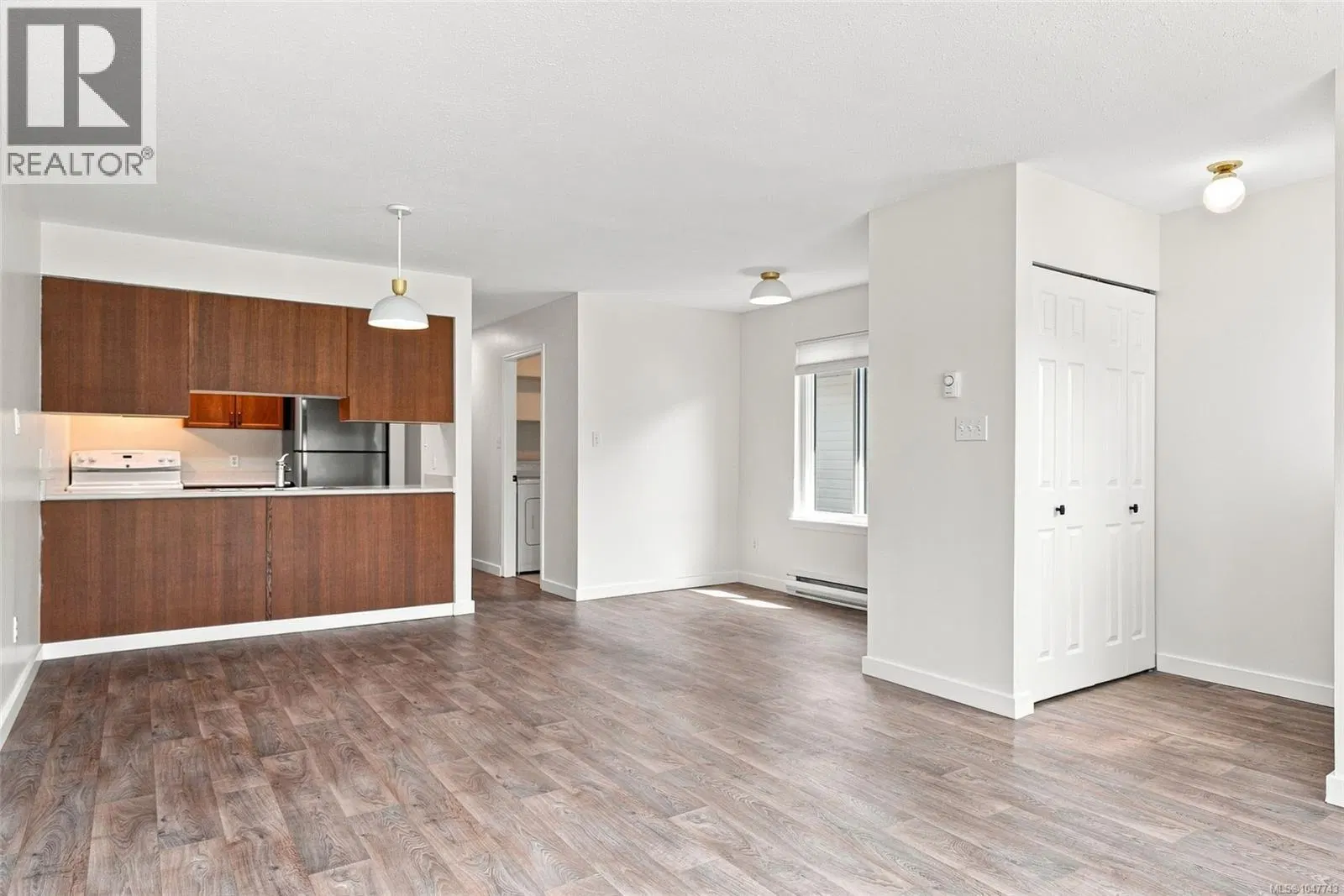 Photo 4 of 23 at #6 – 441 Harnish Avenue