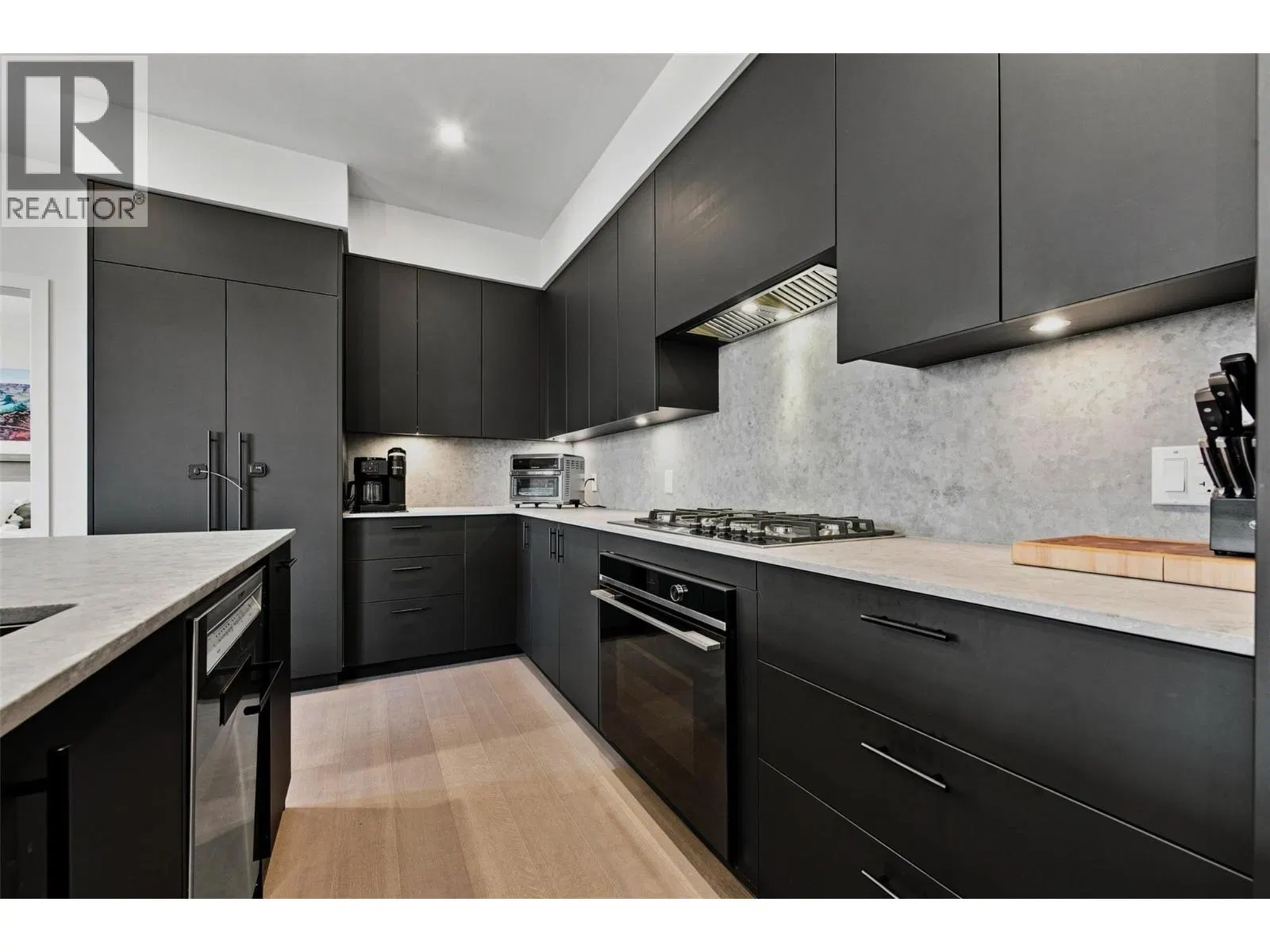 Photo 5 of 32 at #307 – 9652 Benchland Drive