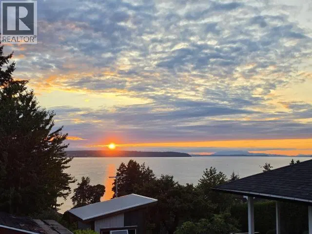 Photo 2 of 25 at Powell River