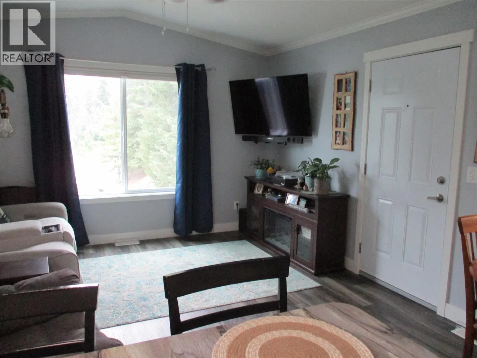 Photo 5 of 25 at #8 – 3639 Parri Road