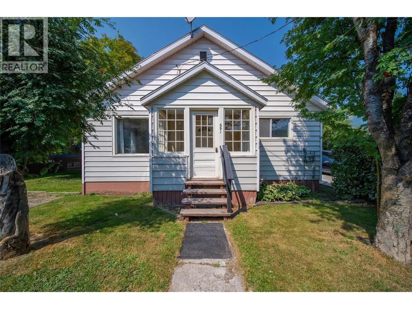 Photo 4 of 58 at 691 3rd Avenue
