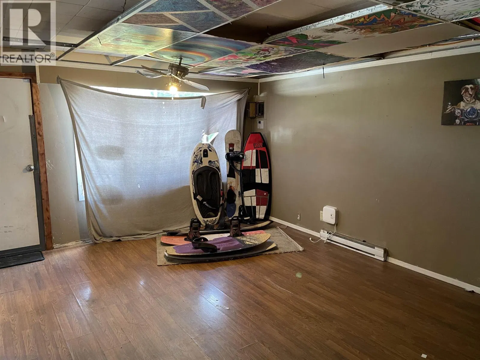 Photo 3 of 12 at 3871 PINE Avenue