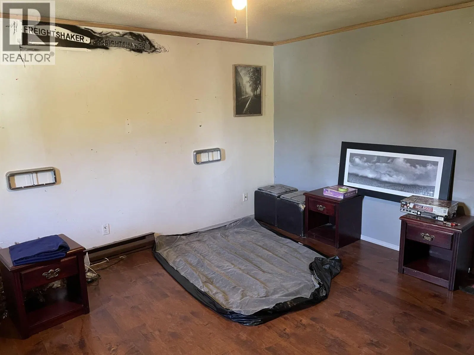 Photo 4 of 12 at 3871 PINE Avenue