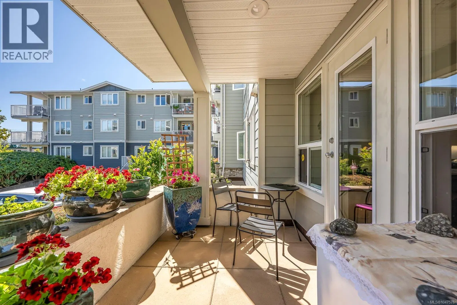 Photo 5 of 27 at #11 – 115 20th Street